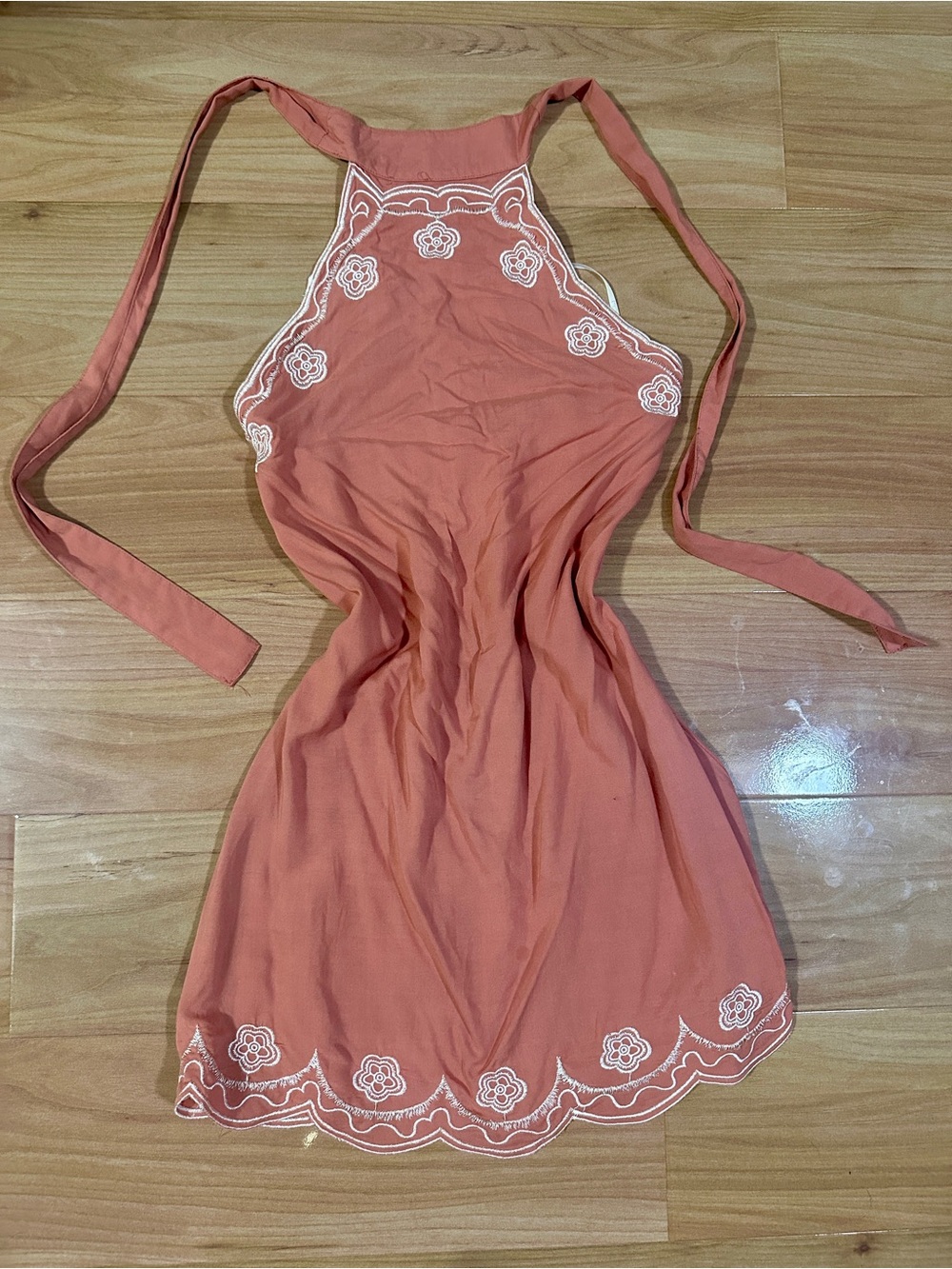 Lulu's XS Women'sCoral Embroidered Halter Dress